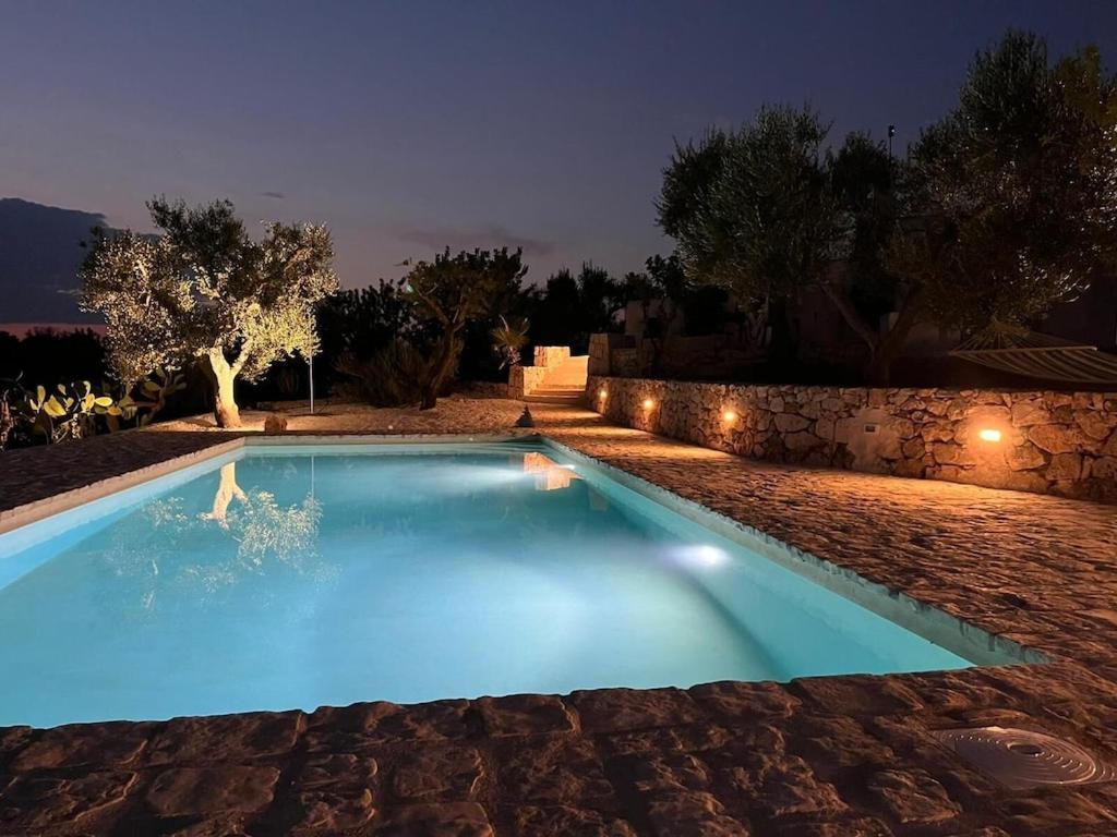 Casa Giuliveto - Charmantes Ferienhaus Mit Privatpool In Olivenhain Ostuni Buitenkant foto