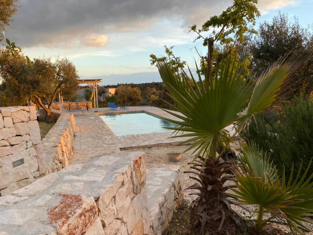 Casa Giuliveto - Charmantes Ferienhaus Mit Privatpool In Olivenhain Ostuni Buitenkant foto
